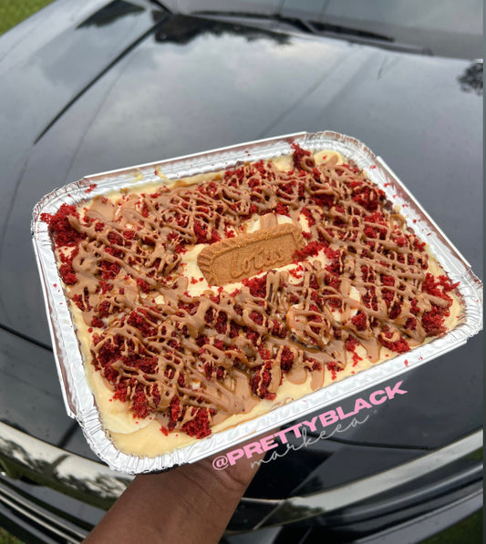 Large Pan of Red Velvet Biscoff Banana Pudding